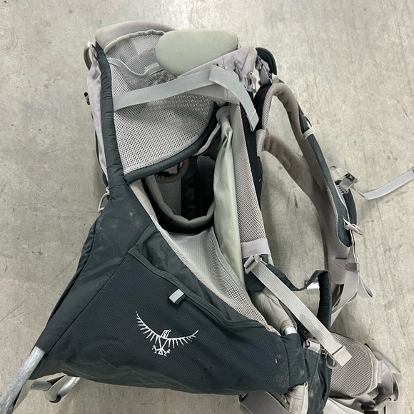 Osprey Gray and Black Men's Backpack - Picture 2 of 15